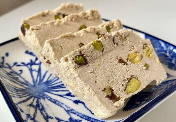 Тахинная халва (кунжутная). Польза и вред для организма