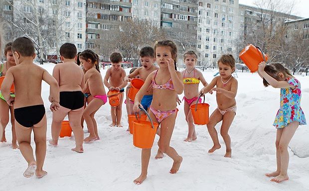 Дети закаляются на морозе
